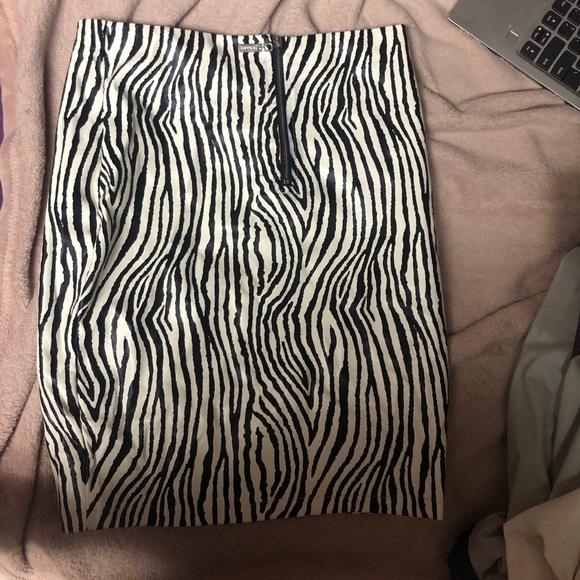 faux leather zebra Skirt - Picture 2 of 3